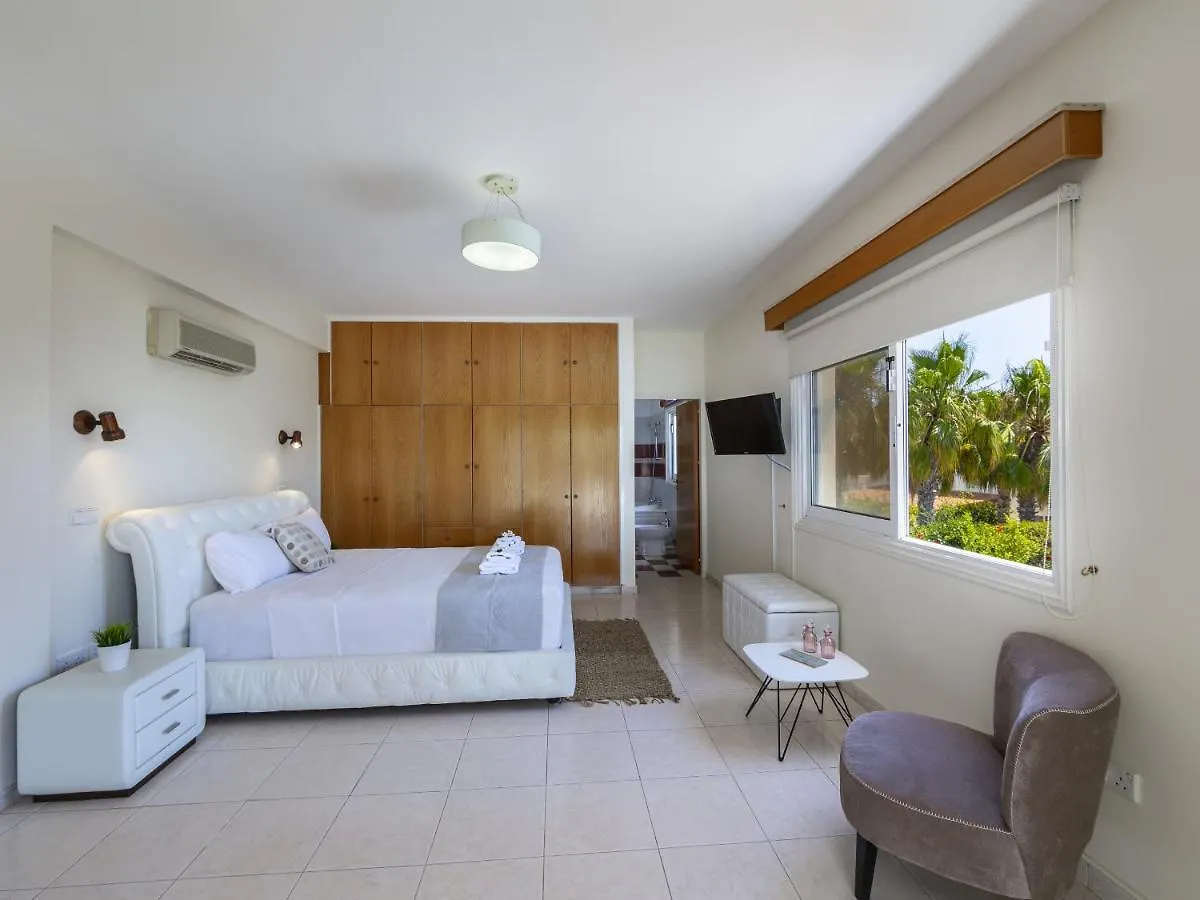 Meneou Seaside Mansion 7 Villa Larnaca